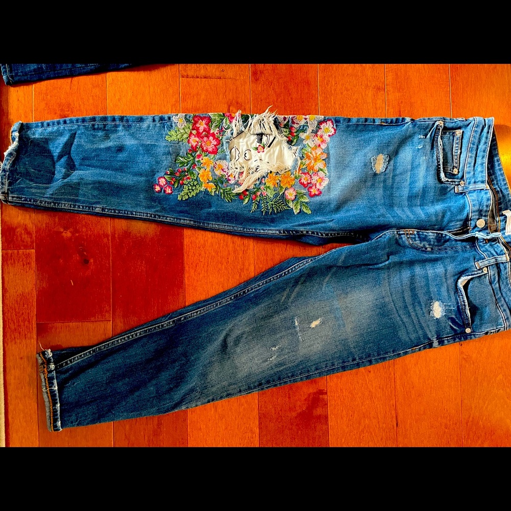 Zara embroidered ripped jeans, size 8